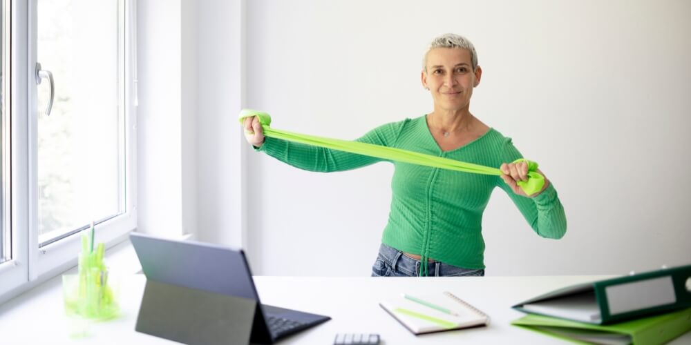 elastische-baender-sport-am-arbeitsplatz